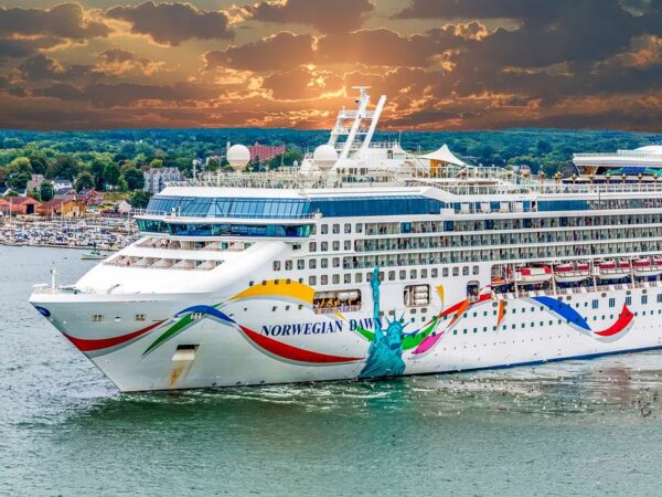 Norwegian Cruise Line and Royal Caribbean Drop Mask Mandates