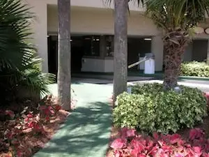 expert at accident scene 732